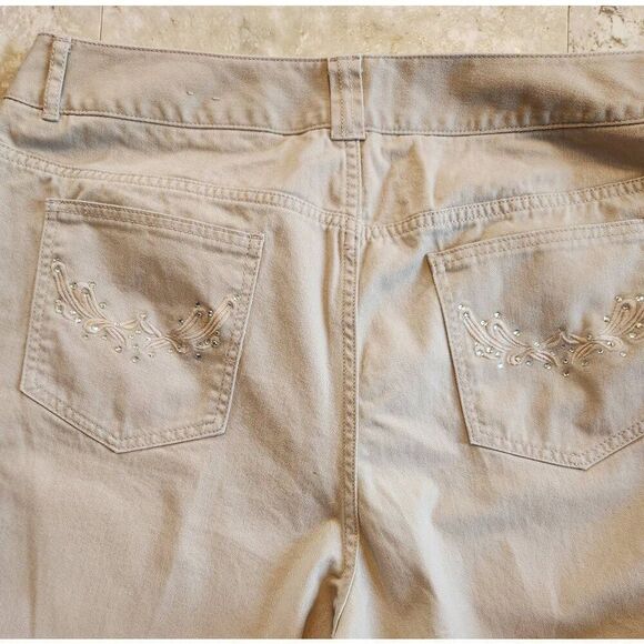 W6  Chico's khaki jeans with decorative rhinestone pockets, petite - Picture 6 of 7
